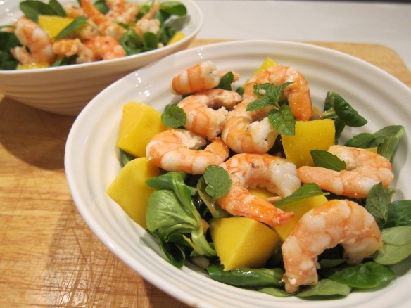 Fresh Salad with Prawns