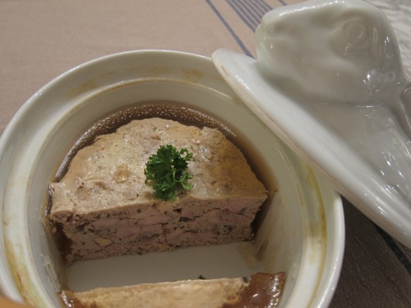 Terrine aux 3 Viandes et Noisettes