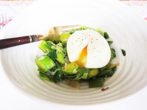 oeuf poché sur tarte fine à l'oignon