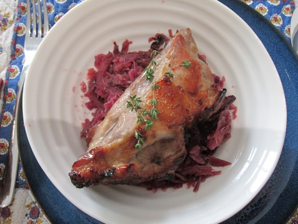 Pork Ribs with red Cabbage and Apples
